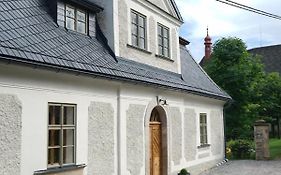 Baroque Chaplain House Kaplanka 1796 A. D. - Historical Luxury Apts In Bohemian Paradise